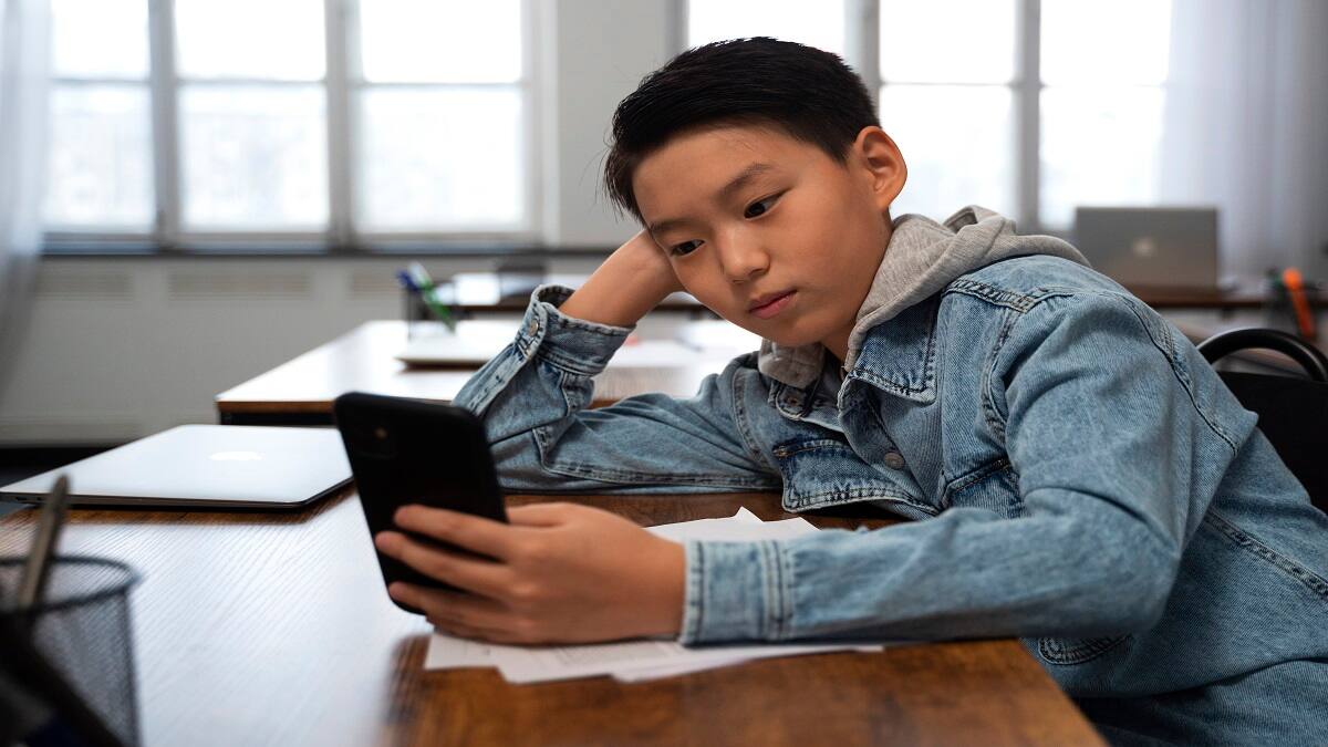 Australia to ban social media for under-16s from December 10, with fines up to USD 33 million